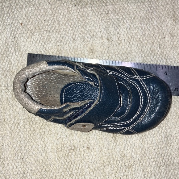 Infant size 5 leather Navy Walker Shoes with Secure Straps - Picture 10 of 16